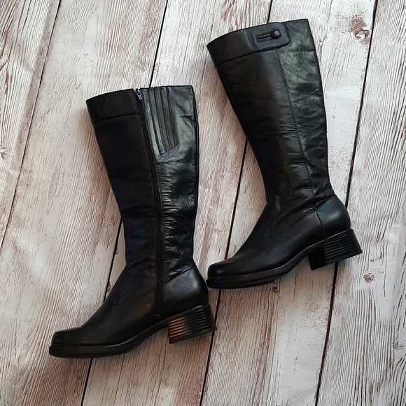 Earth Shoes - EARTH 'KATMAI' BLACK LEATHER CHUNKY BOOTS